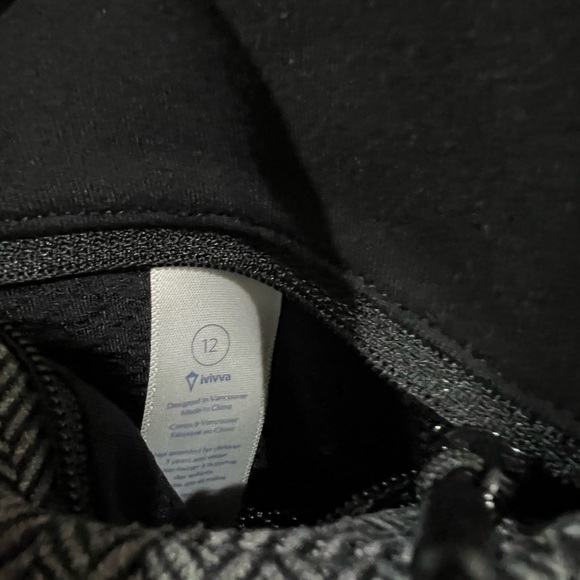 Ivivva hooded sweater jacket black and gray size size 12 girls - Picture 10 of 13